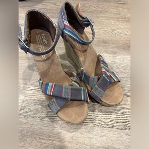 TOMS Women's, Marisela Sandal, multi-coloured denim